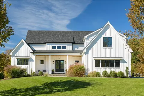 9 Waterview Ln, Warren, RI 02885