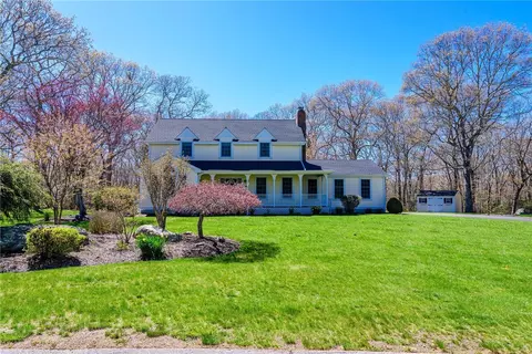 54 Foxridge Cir, South Kingstown, RI 02879