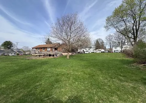 Exterior - 11 Lilac Ave, Woonsocket, RI 02895 photo 5 of 6