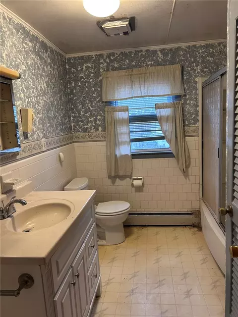 Bath - 251 Brian Dr, Warwick, RI 02886 photo 1 of 1