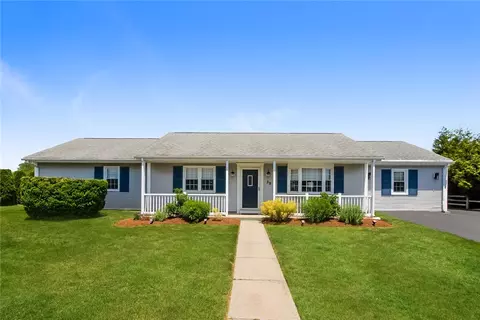 39 Davisville Ln, Narragansett, RI 02882