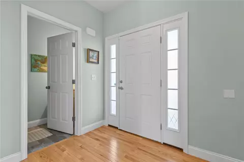 Entry Way - 54 Carpenter St, Warwick, RI 02886 photo 1 of 4