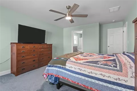 Bedroom - 54 Carpenter St, Warwick, RI 02886 photo 2 of 12
