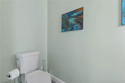 Bath - 54 Carpenter St, Warwick, RI 02886 photo 2 of 5