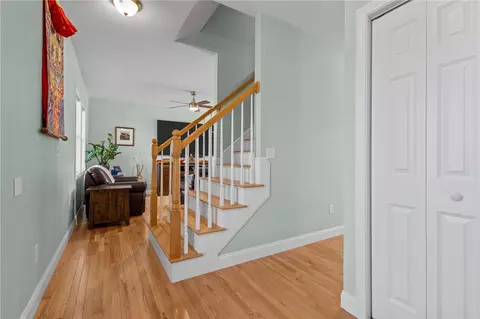 Entry Way - 54 Carpenter St, Warwick, RI 02886 photo 2 of 4