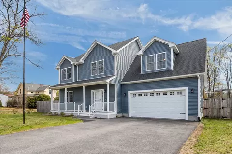 54 Carpenter St, Warwick, RI 02886