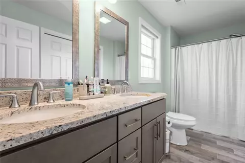 Bath - 54 Carpenter St, Warwick, RI 02886 photo 4 of 5