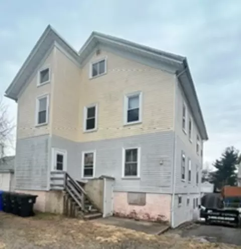 9 Parker St, Central Falls, RI 02863