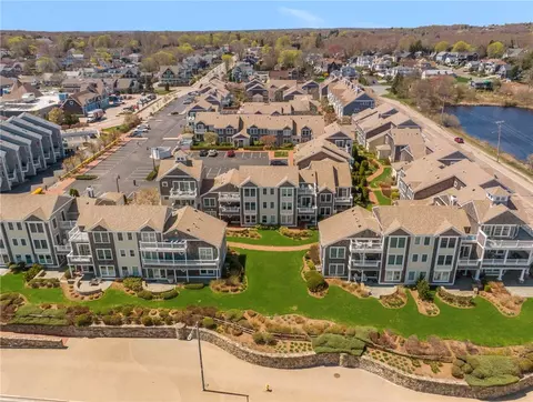 20 Narragansett Ave #306, Narragansett, RI 02882