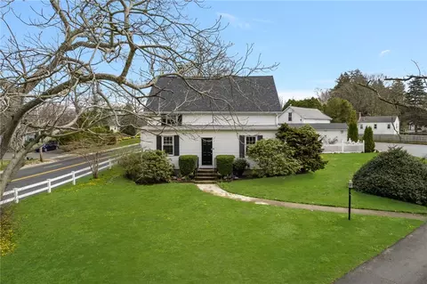 599 E Main Rd, Middletown, RI 02842
