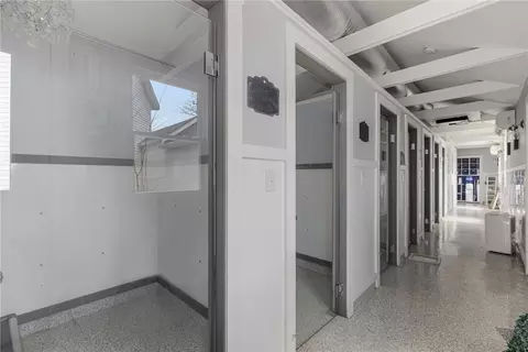 Entry Way - 599 E Main Rd, Middletown, RI 02842 photo 2 of 4