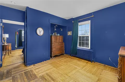 Bedroom - 599 E Main Rd, Middletown, RI 02842 photo 5 of 6