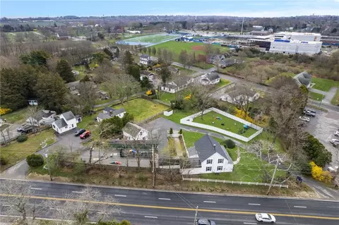 View/Area - 599 E Main Rd, Middletown, RI 02842 photo 1 of 4