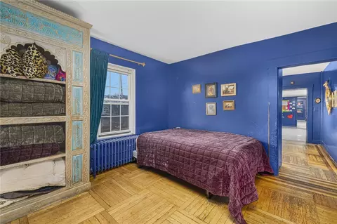 Bedroom - 599 E Main Rd, Middletown, RI 02842 photo 2 of 6