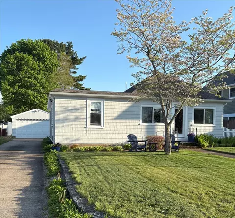 214 Charlotte Dr, East Greenwich, RI 02818