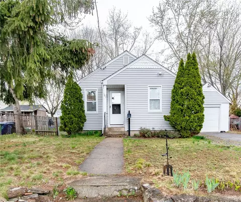 161 Adams St, Warwick, RI 02888