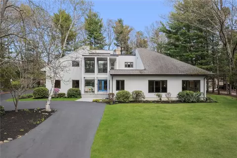 29 Dennell Dr, Lincoln, RI 02865