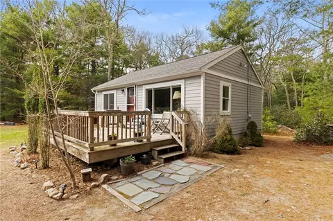 400 Gravelly Hill Rd, South Kingstown, RI 02879