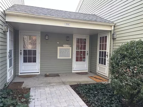230 Main St #4, Providence, RI 02903
