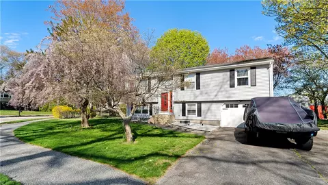 15 Laforge Dr, Coventry, RI 02816