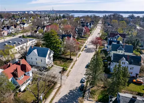 171 Arnold Ave #B, Cranston, RI 02905