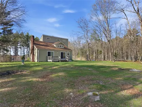 28 Shippee Schoolhouse Rd, Foster, RI 02825