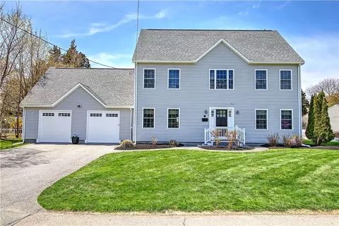 7 Court Ave, Barrington, RI 02806
