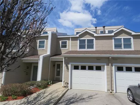 57 Lawton Brook Ln #57, Portsmouth, RI 02871