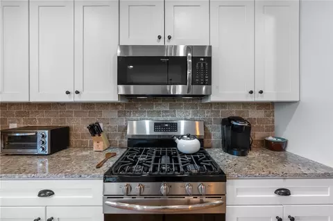 Kitchen - 89 Silas Hill Way, Exeter, RI 02822 photo 5 of 6