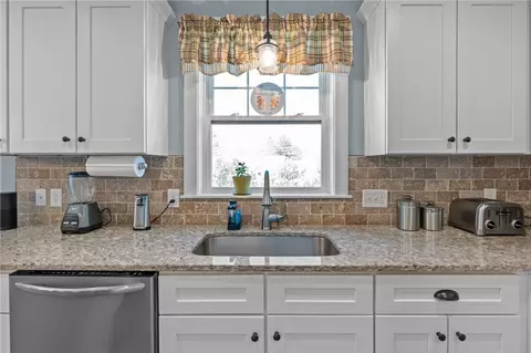 Kitchen - 89 Silas Hill Way, Exeter, RI 02822 photo 6 of 6