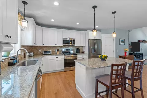 Kitchen - 89 Silas Hill Way, Exeter, RI 02822 photo 3 of 6