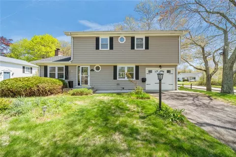 42 Westminster St, Westerly, RI 02891