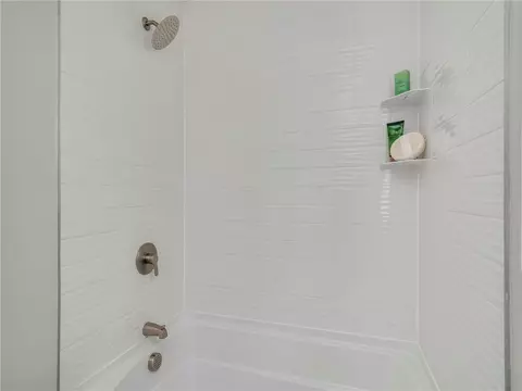 Bath - 260 Point Ave, Warwick, RI 02889 photo 5 of 5