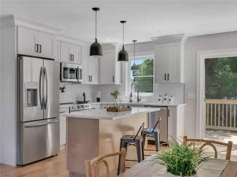 Kitchen - 260 Point Ave, Warwick, RI 02889 photo 5 of 6