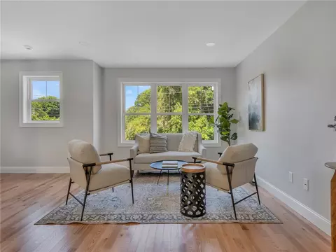 Living - 260 Point Ave, Warwick, RI 02889 photo 2 of 4
