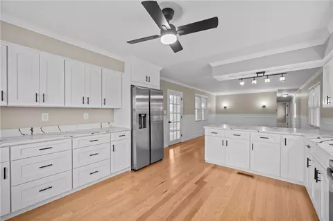 Kitchen - 10 Lane D Ln, Coventry, RI 02816 photo 4 of 6