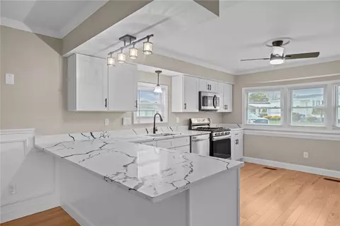 Kitchen - 10 Lane D Ln, Coventry, RI 02816 photo 5 of 6