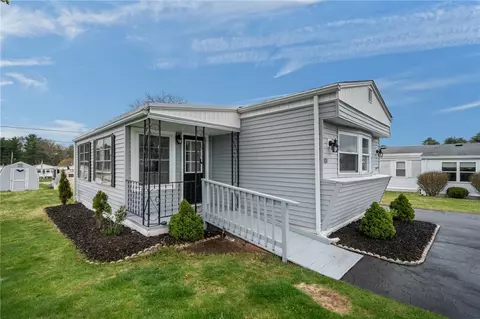 10 Lane D Ln, Coventry, RI 02816