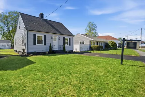 45 Metropolitan Park Dr, East Providence, RI 02915