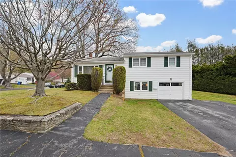 290 Stony Acre Dr, Cranston, RI 02920