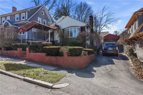 66 Edgehill Rd, Providence, RI 02906