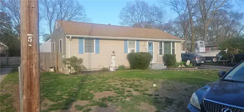 60 Tampa Ave, Warwick, RI 02889