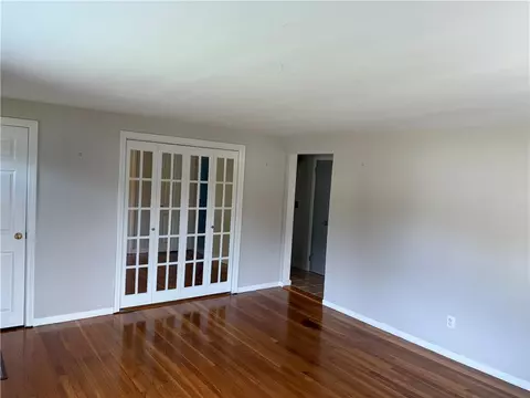 Living - 26 Potomac Rd, Warwick, RI 02888 photo 6 of 8