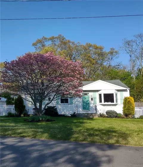 26 Potomac Rd, Warwick, RI 02888