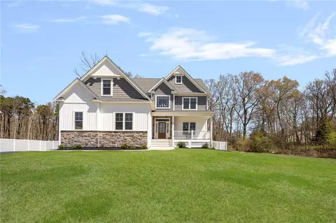 25 Kristin Dr, Cranston, RI 02921