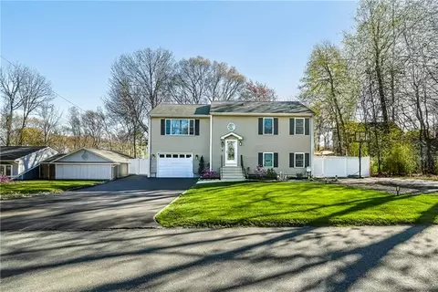 136 Bishop Hill Rd, Johnston, RI 02919