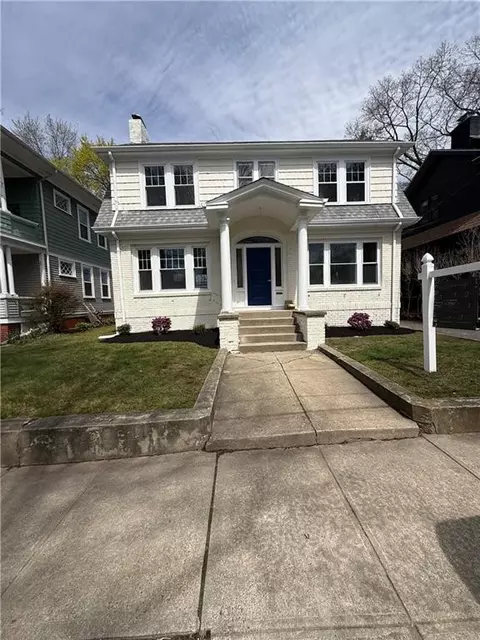 104 Woodbine St, Providence, RI 02906