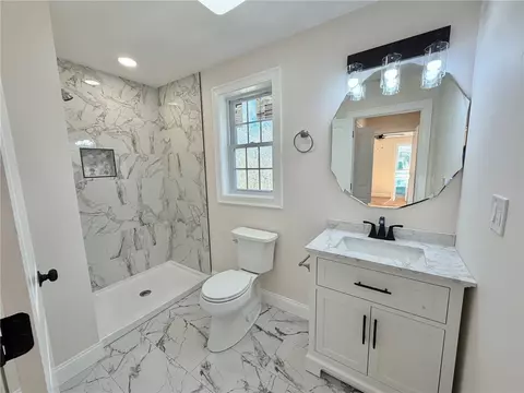 Bath - 378 Gauthier Dr, Woonsocket, RI 02895 photo 4 of 6