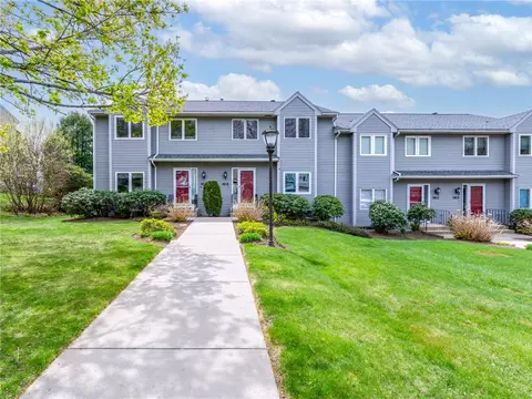 40 Waterview Dr #B, Smithfield, RI 02917