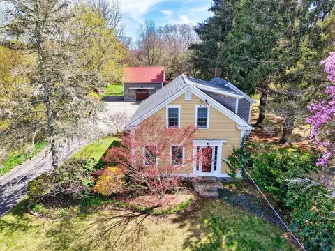 433 East Rd, Tiverton, RI 02878